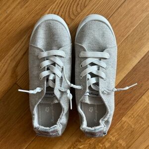 Tommy Bahama Pull on Sneakers Sz. 7.5 Gray